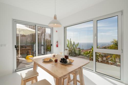 Casas da Vargem shared swimming pool by an island apart