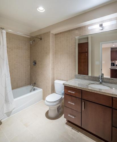 Bluebird Suites on Washington Circle – Photos 4