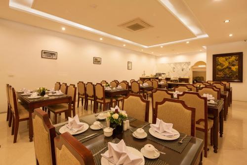 Restaurace v ubytování La Palm Hotel