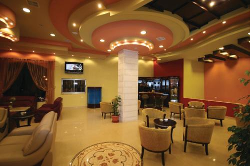 Et tv og/eller underholdning på Holy Family Hotel