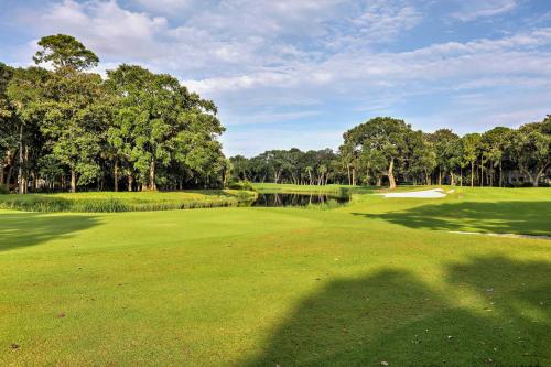 Spacious Kiawah Island Home with Deck - Walk to Beach