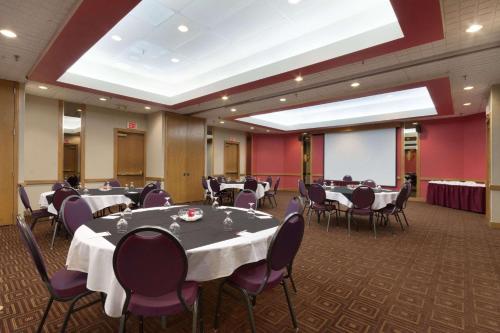 Konferenční prostory v ubytování Ramada by Wyndham Raleigh