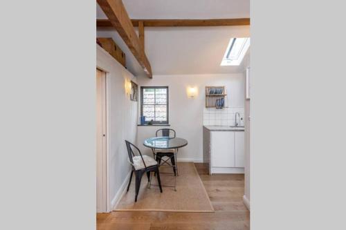Gallery image of Coachman Cottage, Mews living in Central Bath in Bath