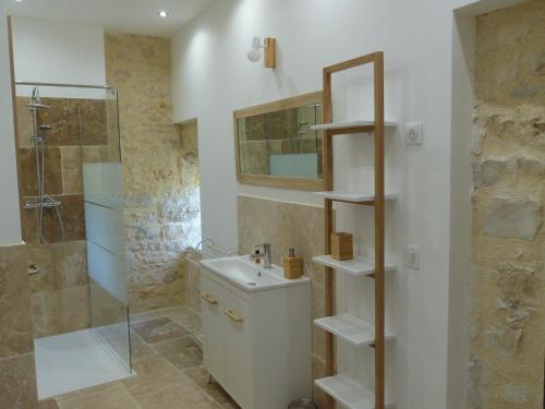 Bathroom sa Chambres d'hotes Le Plassalou