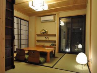 Wakakusa-An Private Machiya near JR Nijo Station