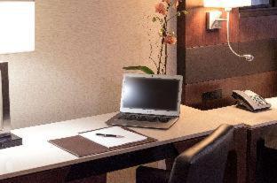 Μια τηλεόραση ή/και κέντρο ψυχαγωγίας στο The Warwick Hotel Rittenhouse Square Philadelphia