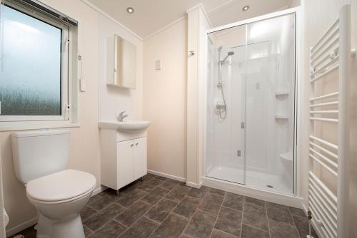 A bathroom at St. Ives Holiday Village