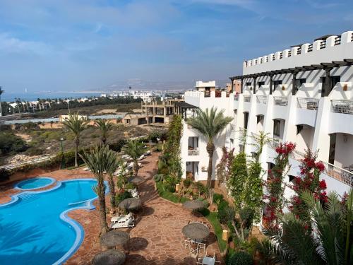 Bazén v ubytování Borjs Hotel Suites & Spa nebo v jeho okolí