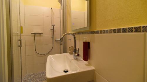 Koupelna v ubytování Haus Wopke