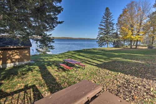Gallery image of Cozy Cabin with Deck and Private Dock on Nelson Lake! in Hayward