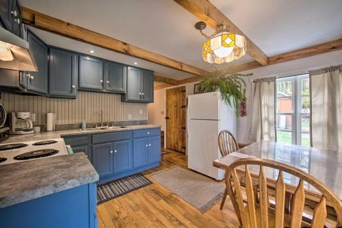 Remote 1901 Studio Cabin with Loft - Pets Allowed! – Photos 5