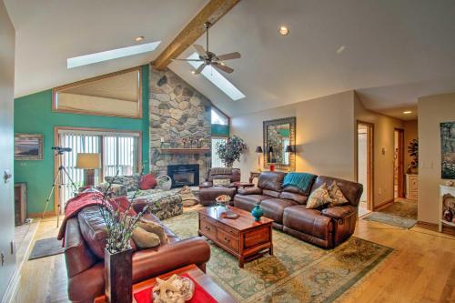 Gallery image of Large Family Home with Deck and Yard on Lake Huron in Deckerville