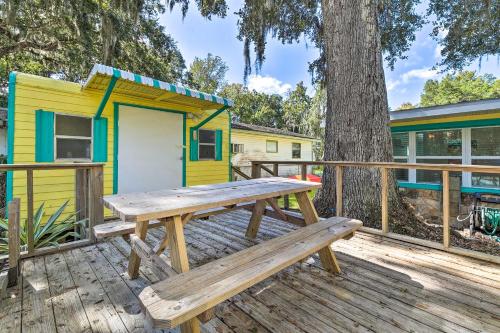 Bright and Fun Canalfront Bungalow with Kayaks and Canoe