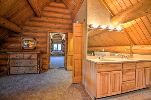 Gallery image of Custom Bitterroot Valley Cabin with Hot Tub and Views! in Conner