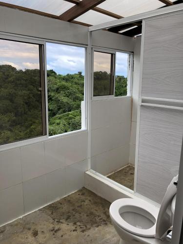 Moon Wind Tayrona Hostelにあるバスルーム