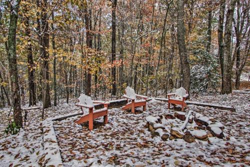 Secluded Smoky Mountain Retreat with Wraparound Deck!