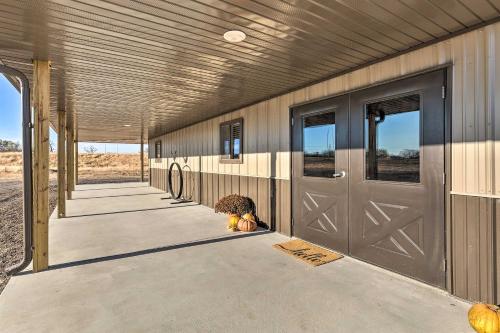 Gambar di galeri bagi Kansas Hunting Lodge Pets and Large Groups Welcome! di Great Bend