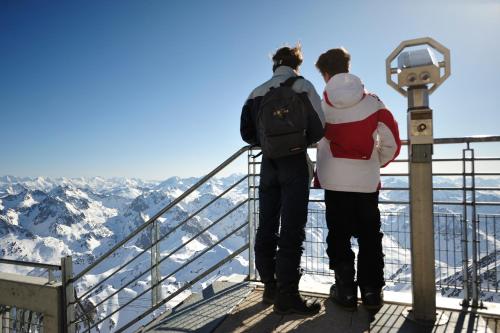 Vue générale sur la montagne ou vue sur la montagne depuis l'appart'hôtel