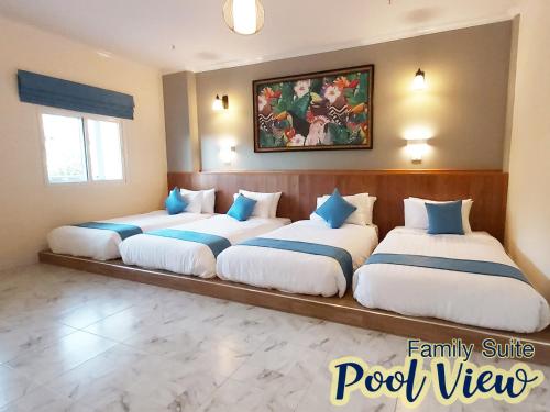 Postel nebo postele na pokoji v ubytování Khao Yai Fantasy Resort