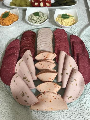 Makanan di atau berdekatan asrama