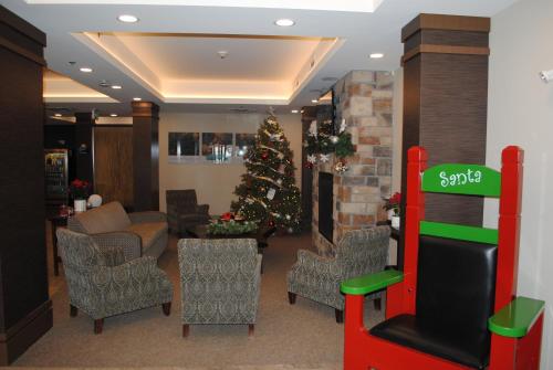 Χώρος καθιστικού στο Days Inn & Suites by Wyndham Lindsay