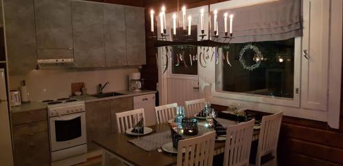 A kitchen or kitchenette at Levinlento
