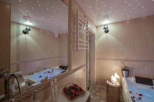 Fotografie z fotogalerie ubytování Deluxe Jacuzzi Apartment by LIUKSAI v destinaci Klaipėda