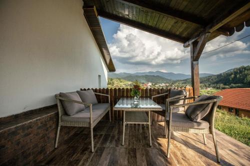 Afbeelding uit fotogalerij van Casa de vacanța La Mamuca in Colibiţa