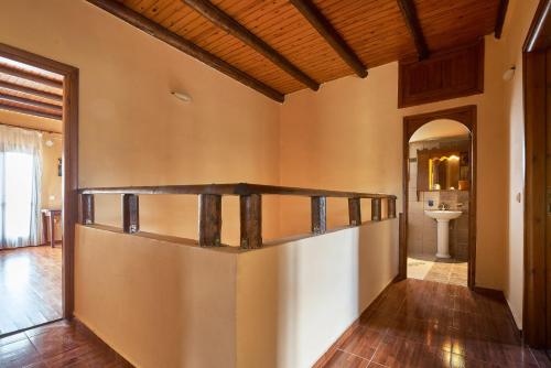 Фотография из галереи Villa Evenos of 3 bedrooms - Irida Country House of 2 bedrooms with private pools в Элафониси