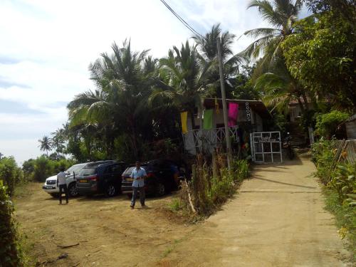 Gambar di galeri bagi Surf Paradise di Tangalle