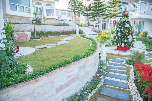 Zahrada ubytování Prim's Cottage Khaokho พริม คอทเทจ เขาค้อ วัดผาซ่อนแก้ว