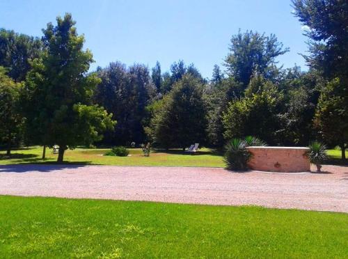 Κήπος έξω από το Al Canton Agriturismo di Design