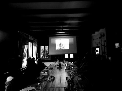 a room with a table with a bike on a screen at Country House Salomè in Musile di Piave