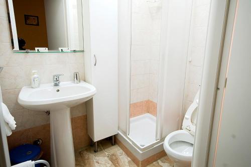 A bathroom at Parioli House