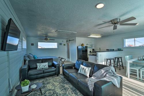 Inviting Studio - Walk Less Than 1 Mile to Surfside Beach!