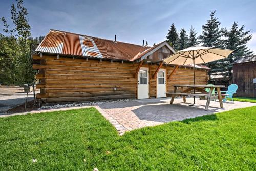 Φωτογραφία από το άλμπουμ του Cabin with Red Cliff Views 3 Mi to Sun Valley Skiing σε Ketchum
