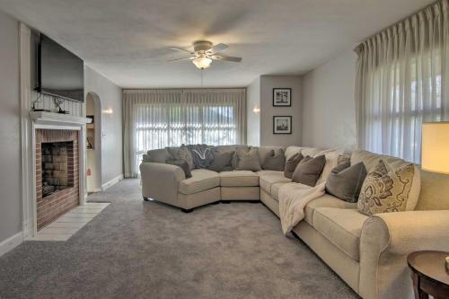 Gallery image of Pool, Game Room Luxe Lewes Family Beach House! in Lewes