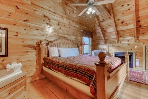 Katil atau katil-katil dalam bilik di Above the Pines