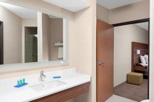Phòng tắm tại Holiday Inn Express Hotel & Suites Coeur D'Alene I-90 Exit 11, an IHG Hotel