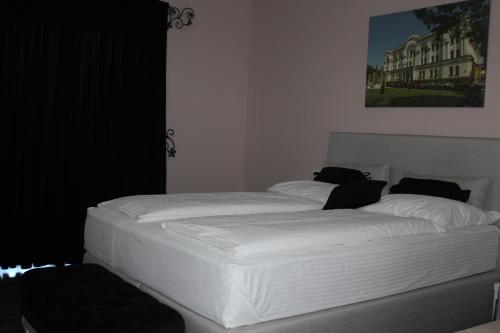 Hotel Bakarni Lonacにあるベッド