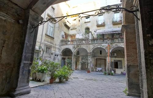Santi Apostoli House