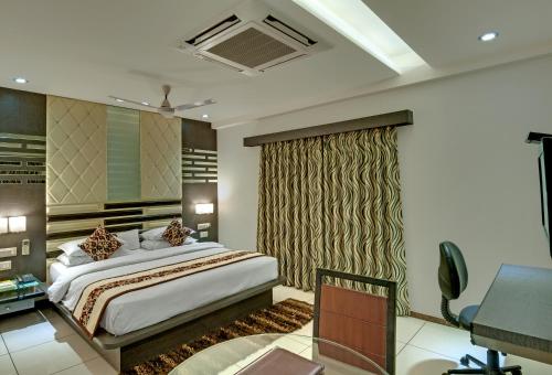 Imagen de la galería de Pearl Hotel & Banquets Ahmedabad, en Ahmedabad