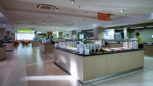 Family Hotel Vesperaにあるレストランまたは飲食店