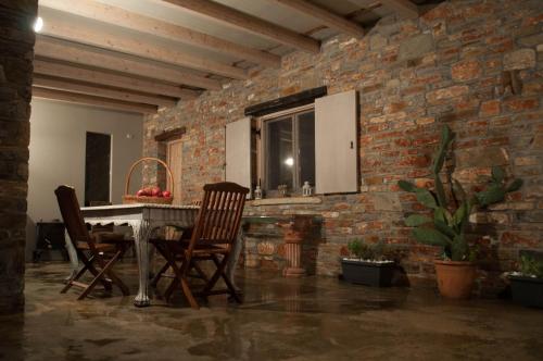 Φωτογραφία από το άλμπουμ του Sinanis Garden House στον Βόλο