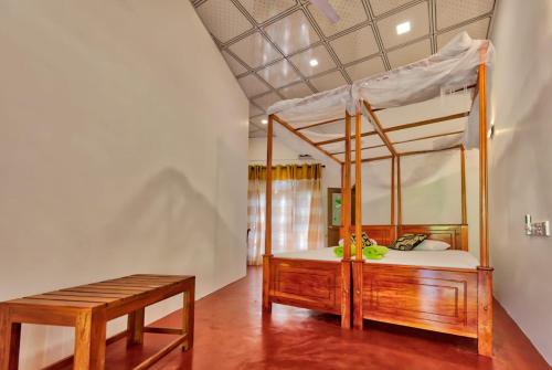 Bunk bed o mga bunk bed sa kuwarto sa Julia Safari Inn