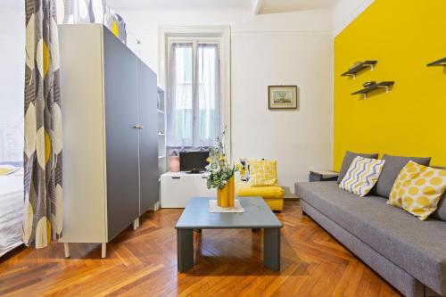 GuestHost - Loreto Courtyard Apartment