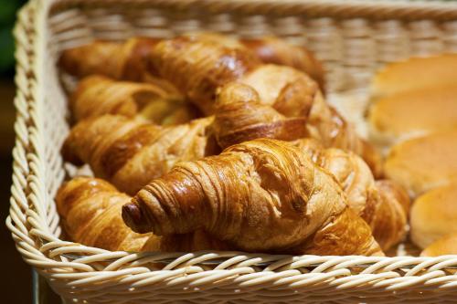 ホテルの敷地内または近くでの食事または食べ物