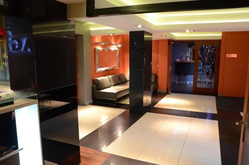 Ruang duduk di Agat Hotel