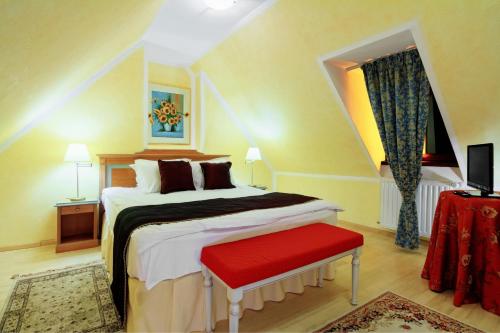 Ένα ή περισσότερα κρεβάτια σε δωμάτιο στο Hotel The Council
