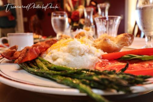 The Hill House Bed & Breakfast – Photos 4